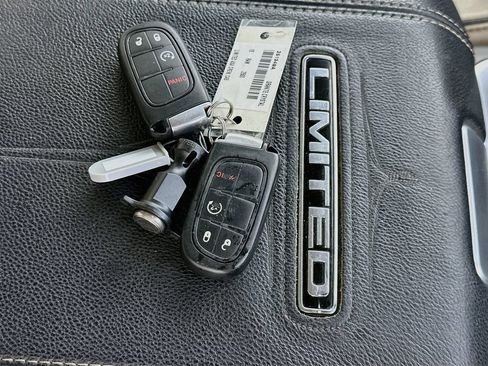 Used 2018 RAM 2500 Limited AWD/4WD image 36