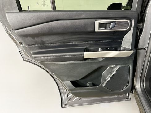 Used 2021 Ford Explorer XLT image 25