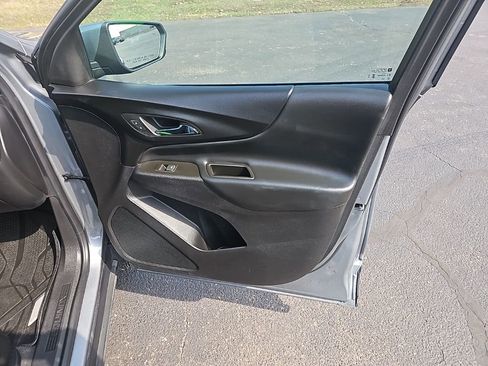 Used 2023 Chevrolet Equinox LT image 31