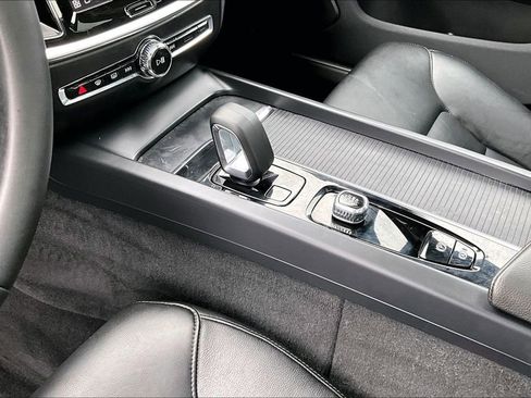 Certified 2023 Volvo S60 B5 Plus w/ Climate Package image 18