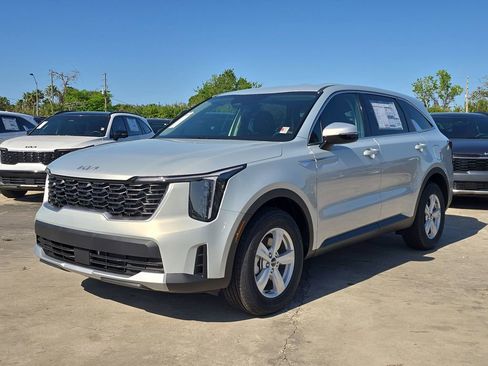 New 2026 Kia Sorento LX FWD image 4