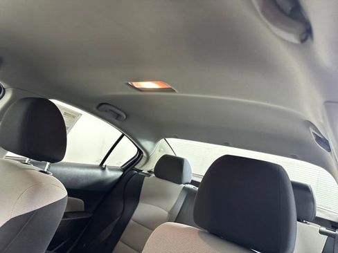 Used 2015 Chevrolet Cruze LS image 12