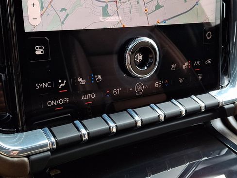 Used 2025 GMC Yukon Denali Ultimate AWD/4WD image 19