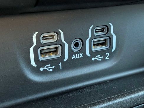 Used 2021 RAM 1500 Laramie w/ Sport Appearance Package image 31