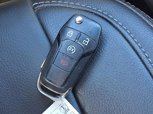 Used 2022 Ford F350 Lariat w/ Chrome Package image 14