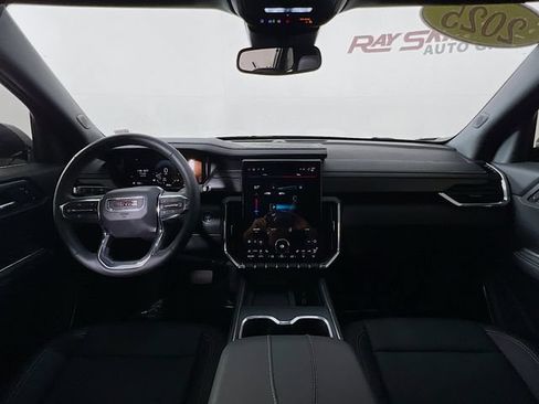 Used 2025 GMC Acadia Elevation w/ Elevation Premium Package FWD image 25