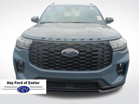 Used 2025 Ford Explorer ST-Line w/ Premium Package image 3