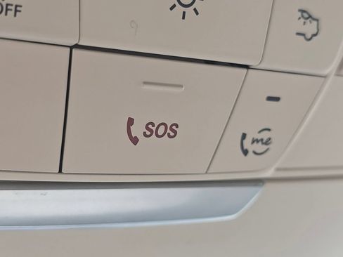 Certified 2020 Mercedes-Benz C 300 4MATIC Sedan image 9