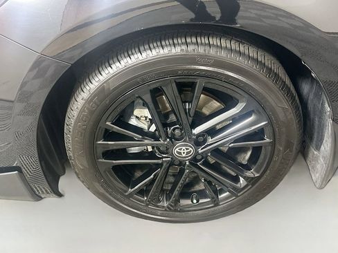 Used 2025 Toyota Camry SE image 31