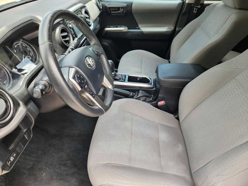 Used 2016 Toyota Tacoma SR5 w/ Towing Package RWD image 12