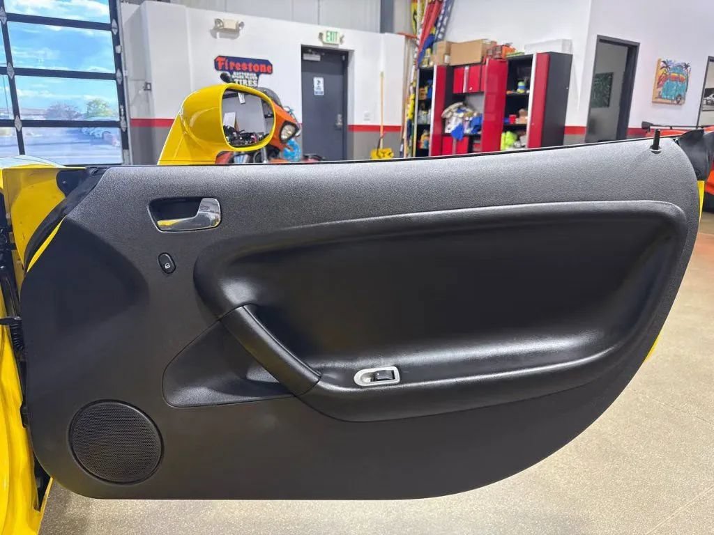 Used 2007 Pontiac Solstice GXP w/ Premium Package RWD image 17