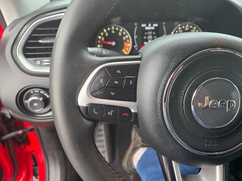 Used 2018 Jeep Renegade Latitude image 12