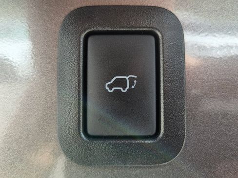 Used 2019 Toyota Highlander XLE AWD/4WD image 30