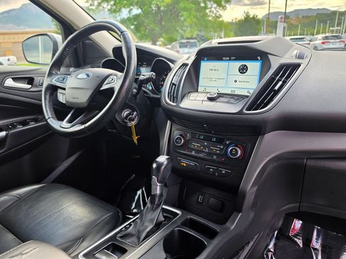 Used 2017 Ford Escape SE w/ SE Leather Comfort Package AWD/4WD image 16