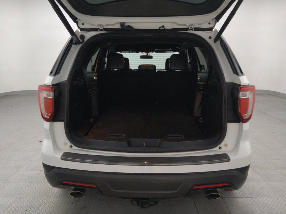 Used 2019 Ford Explorer XLT w/ Equipment Group 202A FWD image 29