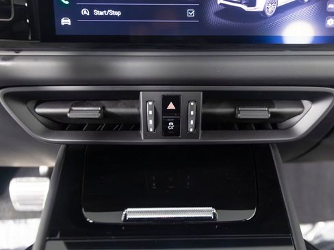 Certified 2025 Porsche Cayenne GTS AWD/4WD image 23