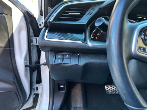 Used 2020 Honda Civic Sport image 21