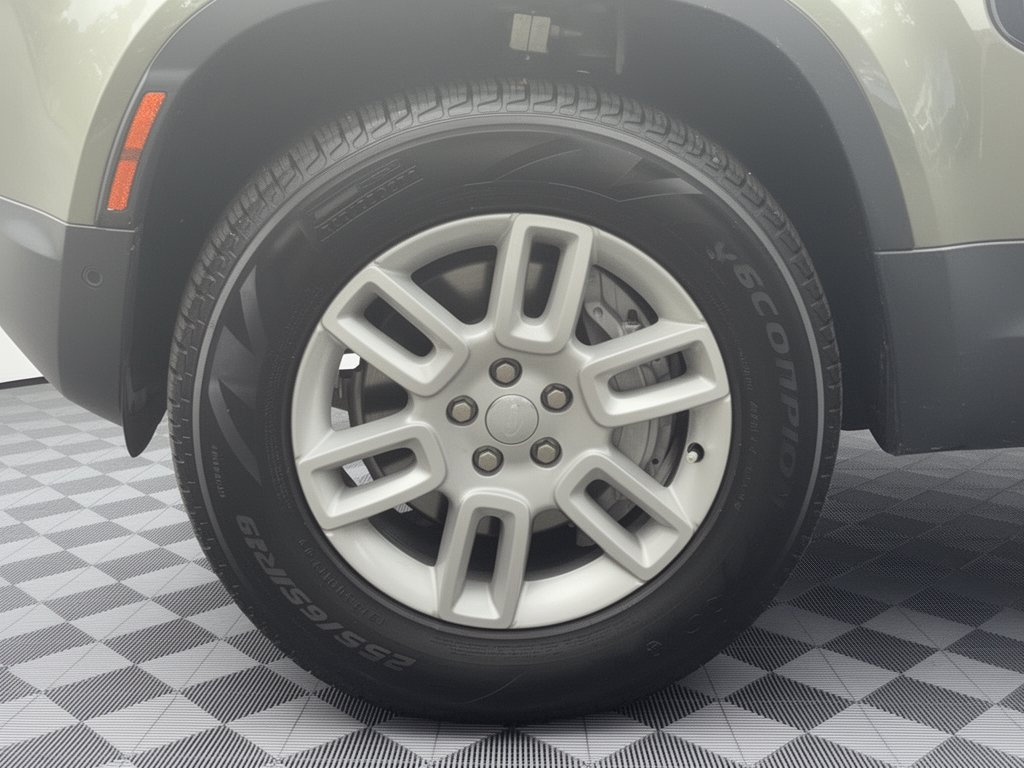 Used 2023 Land Rover Defender 90 SE AWD/4WD image 13