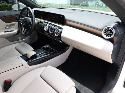 Used 2023 Mercedes-Benz CLA 250 4MATIC w/ Premium Package image 19