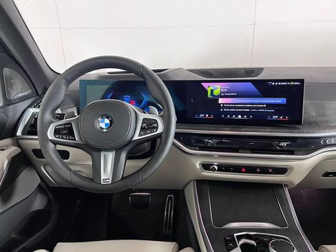 Used 2025 BMW X5 xDrive40i w/ M Sport Package AWD/4WD image 24