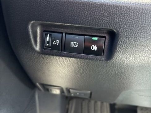 Used 2025 Toyota RAV4 XLE image 21