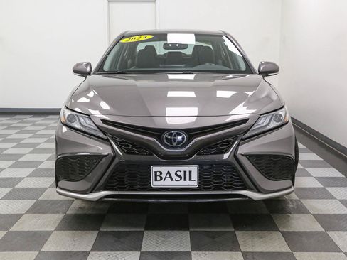 Used 2024 Toyota Camry XSE FWD image 3