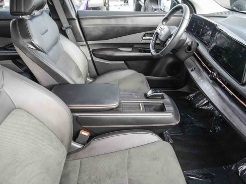 Used 2023 Nissan Ariya FWD image 13