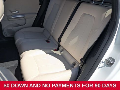 Used 2025 Mercedes-Benz GLA 250 4MATIC image 27
