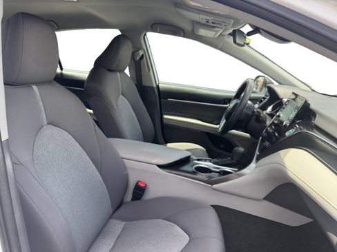 Used 2022 Toyota Camry LE FWD image 15