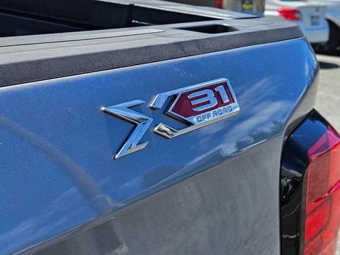 New 2026 GMC Sierra 1500 SLT w/ SLT Premium Package AWD/4WD image 11
