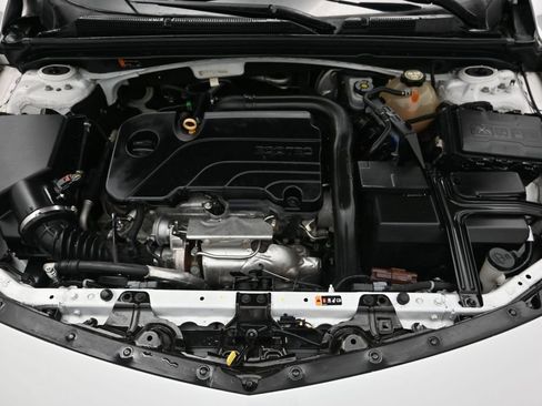 Used 2020 Chevrolet Malibu LT FWD image 17