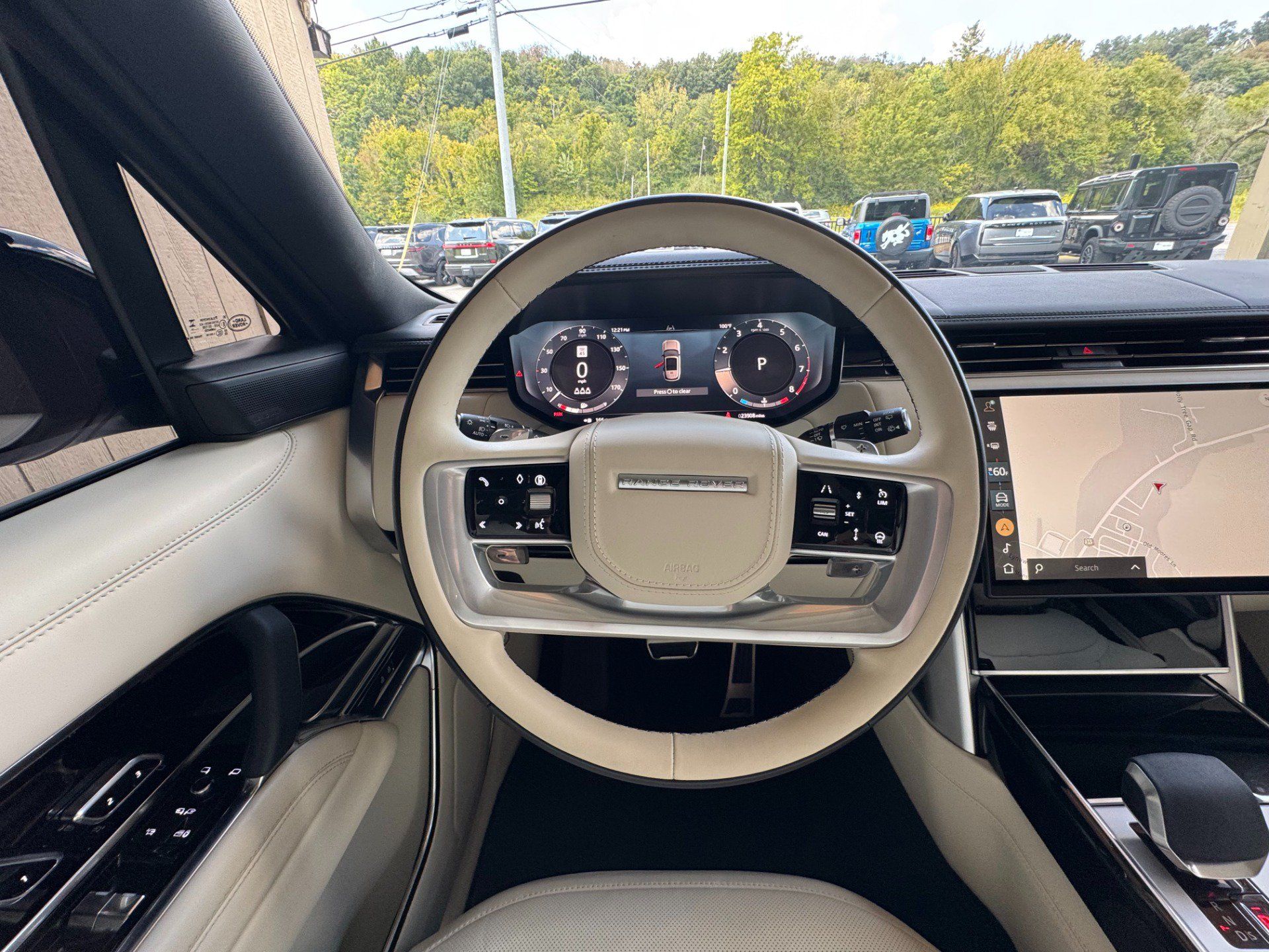 Used 2025 Land Rover Range Rover SE AWD/4WD image 47