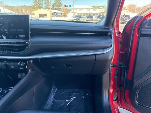 Certified 2022 Jeep Compass Limited image 28