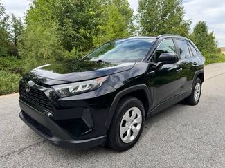Used 2020 Toyota RAV4 LE AWD/4WD video 1