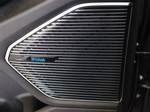 New 2023 Jeep Grand Cherokee Overland w/ Luxury Tech Group IV image 18