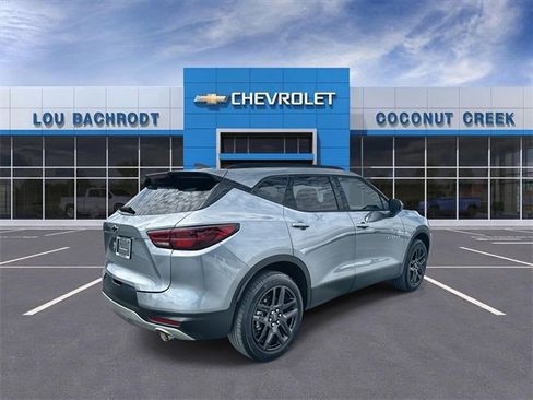 Used 2024 Chevrolet Blazer LT w/ Convenience Package image 8