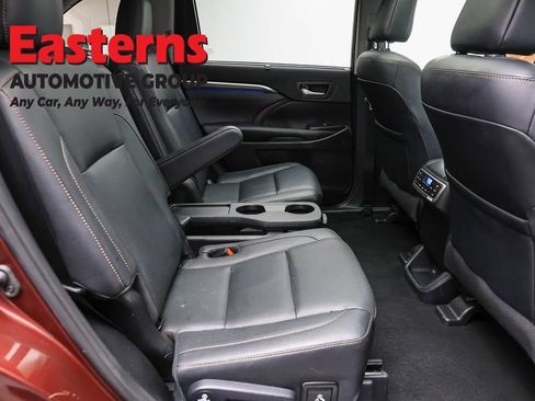 Used 2019 Toyota Highlander Limited Platinum AWD/4WD image 27