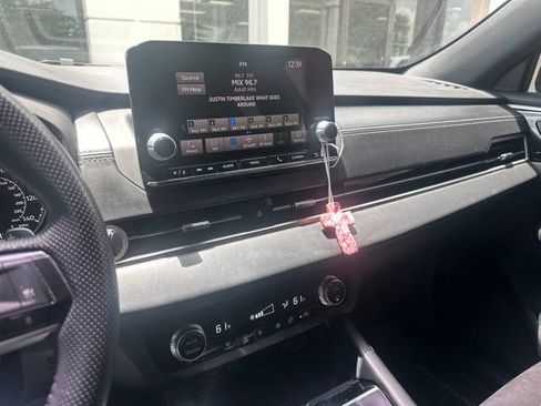 Used 2022 Mitsubishi Outlander SEL Black Edition FWD image 6