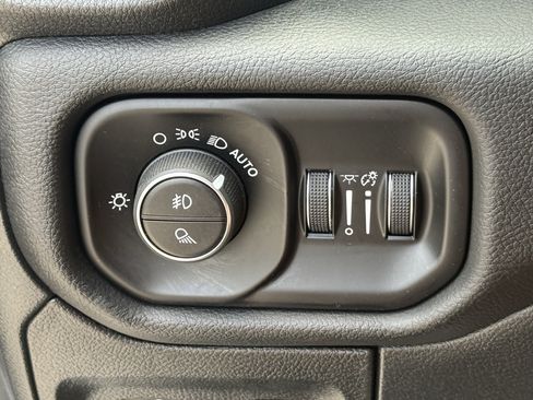 Used 2025 RAM 1500 Laramie w/ Sport Appearance Package AWD/4WD image 26