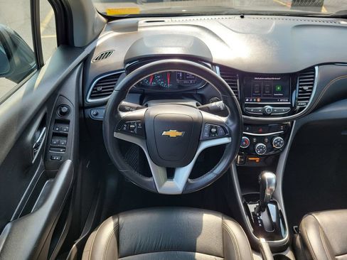 Used 2020 Chevrolet Trax Premier FWD image 13