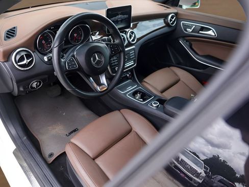 Used 2018 Mercedes-Benz CLA 250 image 10