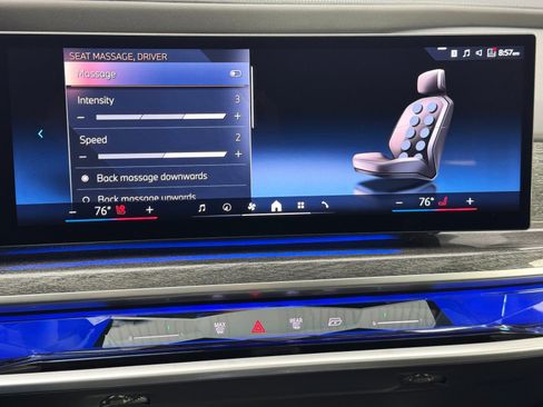 Used 2023 BMW i7 xDrive60 w/ Executive Package 2 image 27