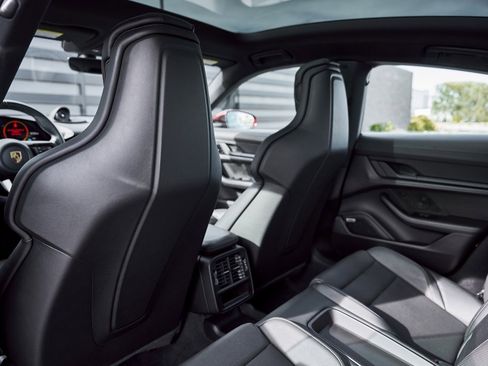 Used 2021 Porsche Taycan 4S image 38