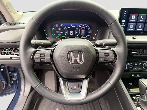 Used 2025 Honda Accord Touring image 11