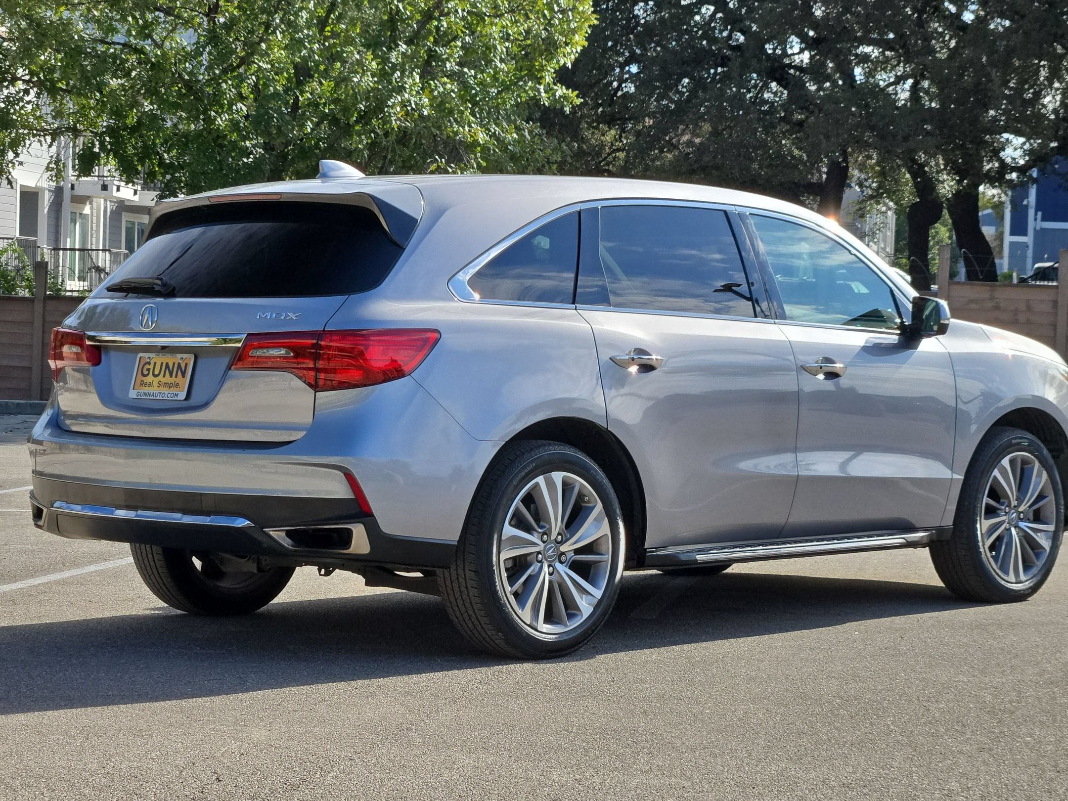 Used 2017 Acura MDX w/ Technology Package FWD image 3