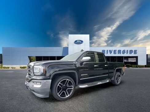 Used 2019 GMC Sierra 1500 SLE w/ Black Pack AWD/4WD image 3