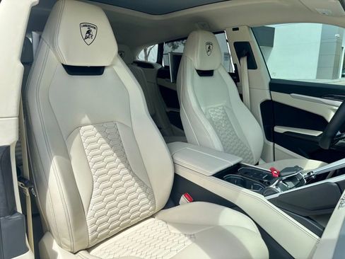 Used 2020 Lamborghini Urus AWD/4WD image 26
