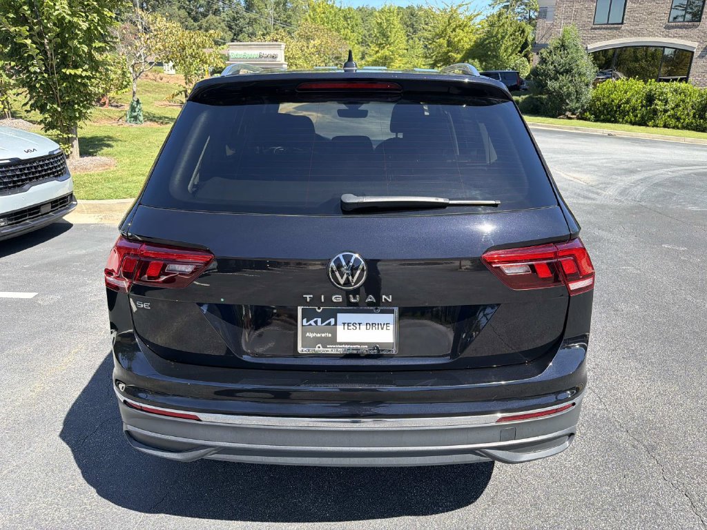 Used 2023 Volkswagen Tiguan SE FWD image 4