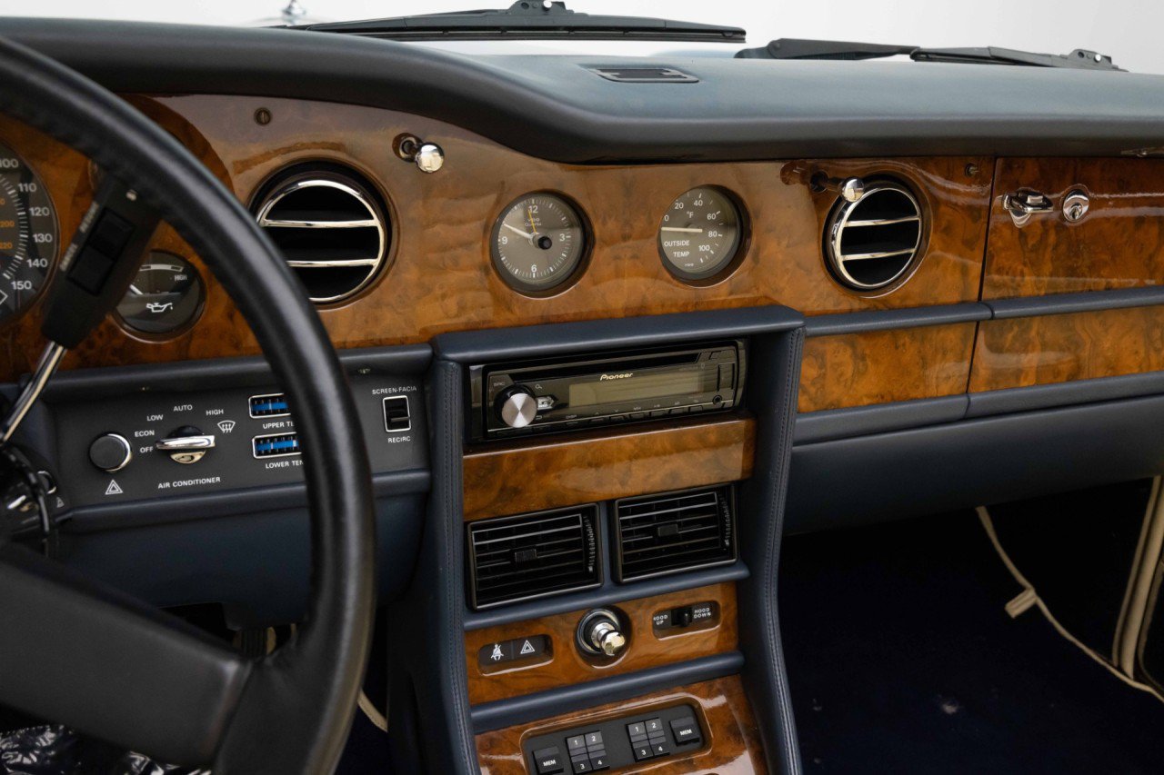 Used 1989 Rolls-Royce Corniche II RWD image 32