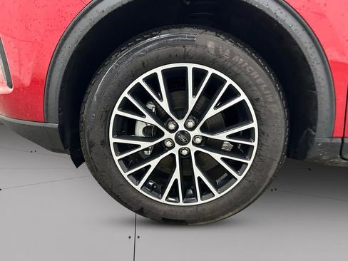 Used 2025 Ford Escape SE image 12